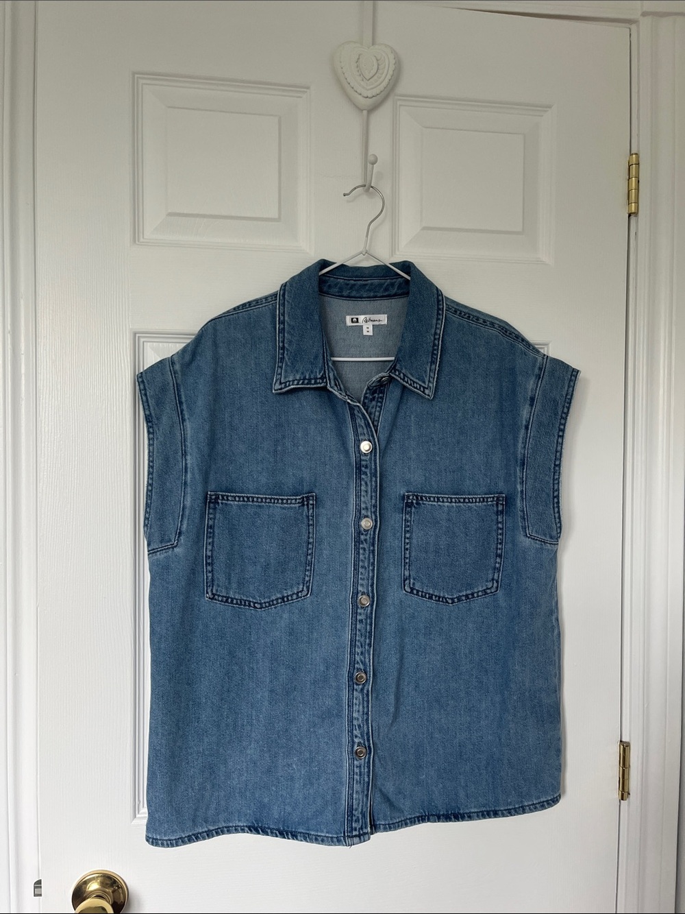 Reitman Sleeveless Denim Button-Front Top - Medium Blue